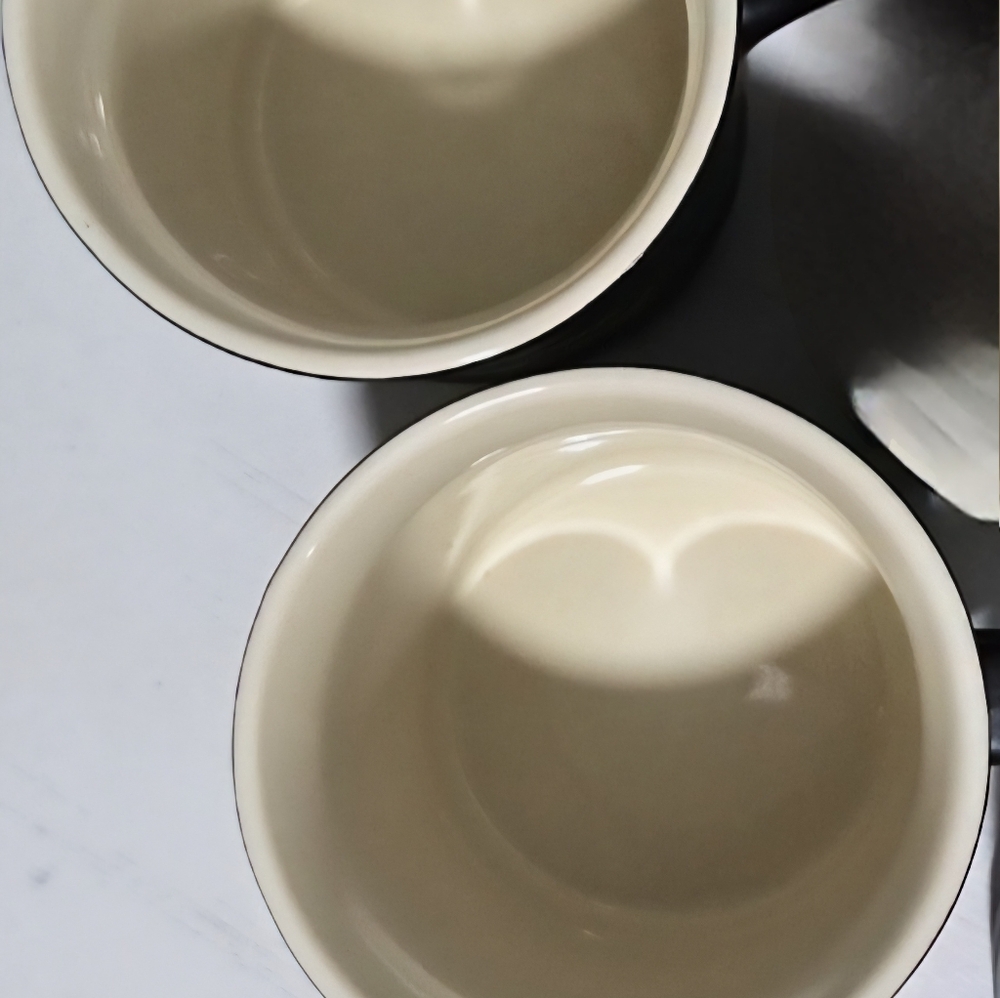 Le Creuset Set of 2 Limited Edition Halloween Bat Mugs HTF Matte Black  NEW - Picture 3 of 4